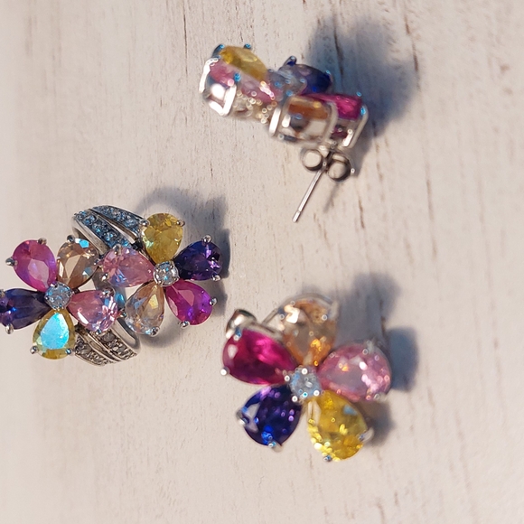 Multicolor Floral Gemstone Set Earrings and ring - Picture 8 of 10